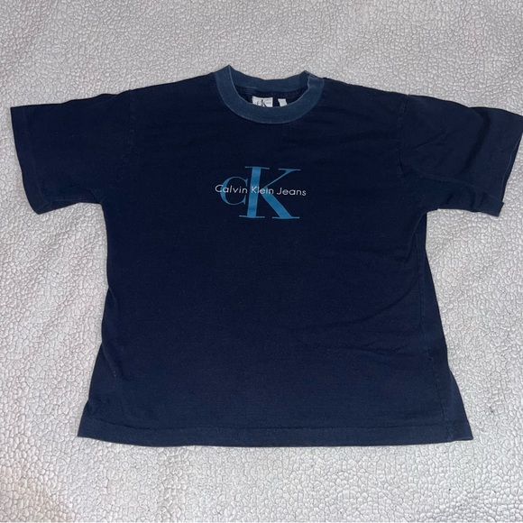 Calvin Klein Tee - Picture 1 of 8
